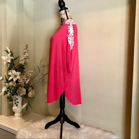 Pink quarter length sleeve dress w/ lace shoulders - Picture 3 of 5